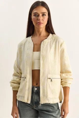 Blumengestickte Bomberjacke