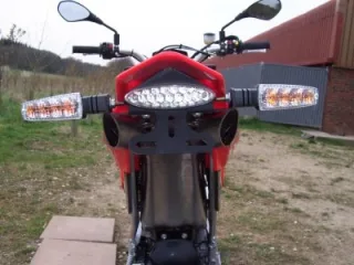 R&amp;G Kennzeichenhalter Heckumbau Aprilia SXV 450 / 550 Bj. 2008-2015 eintragungsfrei