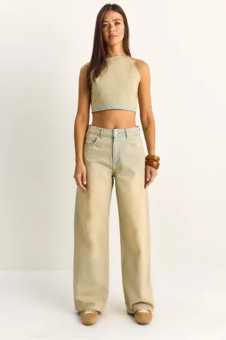 Hochtailliertes Denim-Haltertop und weit geschnittene Hose Set