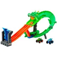Hot Wheels Autorennbahn Hot Wheels Monster Trucks Drachenangriff, inklusive 2 Spielzeugtrucks