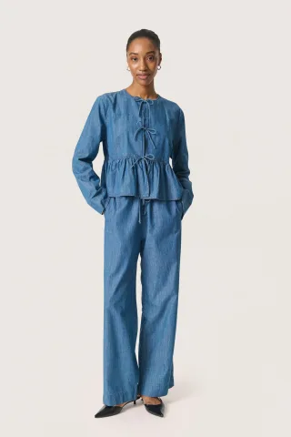 Blau