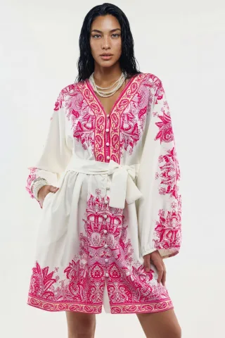 Kleid mit Gürtel und V-Ausschnitt im Paisleymuster