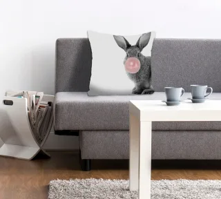 queence Dekokissen "Bunny Gum" mit einem Hasen mit Kaugummi