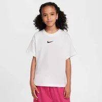 Nike Sportswear T-Shirt G NSW TEE BOY ESSNTL LBR Kurzarm, mit Rundhalsausschnitt, aus Baumwolle, normale Länge