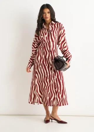 Burgunderfarbenes Hemdkleid mit Zebradruck und Fledermausärmeln