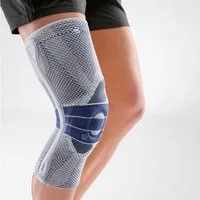 Bauerfeind Kniebandage GenuTrain P3 titan Stabilisierende Kniebandage, Stabilisierende Kniebandage bei Beschwerden an der Kniescheibe