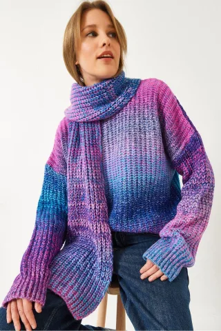 Gradient-Rippstrick-Pullover mit Rundhalsausschnitt