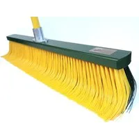 Fritze® Straßenbesen Krallenbesen XL Premium 65 cm (Besenholz grün), Alle Außenbereiche, Innovativer Kehrbesen, edles Design, höchste Effektivität