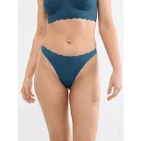 sloggi String ZERO Feel Bliss Stretch-Spitze, Grafikdesign, gewellter Bund, glatte Optik