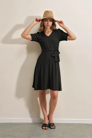 Strukturiertes V-Ausschnitt Midi-Strickkleid mit Schleife