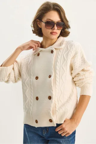 Strukturierter Rippstrick-Cardigan mit Knopfverschluss