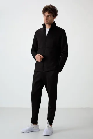 Schwarz