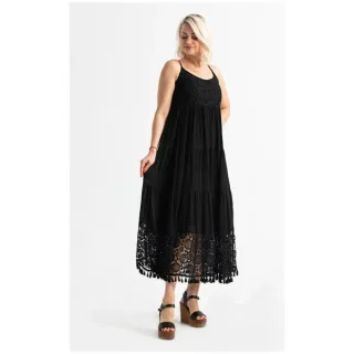 Didem Langes Sommerkleid in Schwarz, aus Träger-Şile-Stoff gefertigt