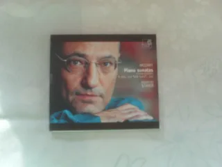 Piano Sonatas K.330-332