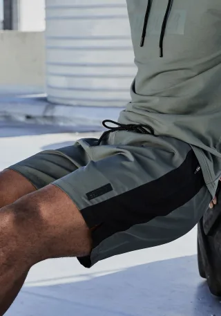 le jogger Shorts mit seitliche Mesheinsatz und Reißverschlusstaschen