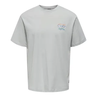 Entdecke ultimativen Tragekomfort mit unserem Kurzarm-T-Shirt in lockerer Passform und mit Rundhalsausschnitt. Ein beidseitiger modischer Print verleiht ihm eine dynamische Note. Das dehnbare Material bietet uneingeschränkte Bewegungsfreiheit. Ein ge