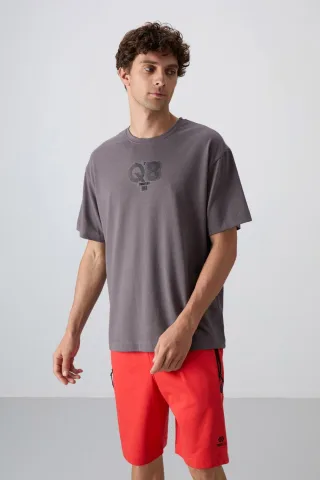 Übergroßes bedrucktes Logo T-Shirt mit Rundhalsausschnitt