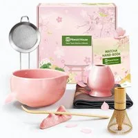 Maestri House Teeservice Japanisches Matcha Zubehör Set Matcha Besen Set Geschenkset 7-Teilig, Bambus, 510ml Schale, Bambus-Chasen, Haltern, Sieb, Löffel und Tuch erhalten