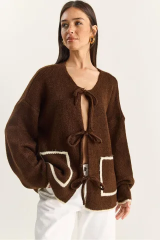 Übergroßer Strickcardigan mit Bindegürtel