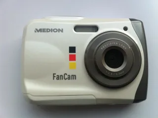 Medion FanCam Life MD 86709 S42010 [10MP 4-fach dig. Zoom 24"] weiß