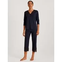 CALIDA Schlafanzug Elegant Dreams (2 tlg) Spitzenbesatz, V-Ausschnitt, Single Jersey Qualität, elastisch