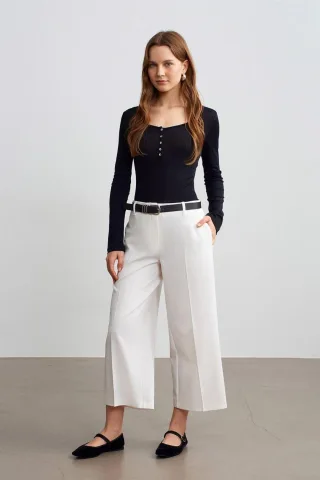 Hochtaillierte, mit Gürtel versehenen Crepe-Culottes