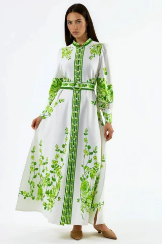 Blumiges Langarm-Maxikleid mit Gürtel und Mandarin-Kragen