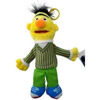 Sesamstrasse Kuscheltier Sesamstrasse Kuscheltier Bert Kuscheltier Plüsch Figur 20 cm (1-St), Super weicher Plüsch Stofftier Kuscheltier für Kinder zum spielen