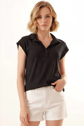 Strukturierte Polohemd-Bluse mit Knopfverschluss