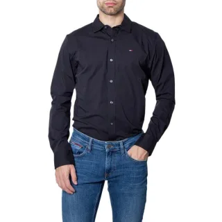 Tommy Jeans TJM Original Herrenhemd Schwarz Baumwolle. Authentische Tommy Jeans Kleidung - Tommy Jeans Streetwear/Sportswear Design - Tommy Jeans für Männer - Tommy Jeans Hemd in der Farbe Schwarz passt perfekt zu Ihrem restlichen Garderobe - Materia