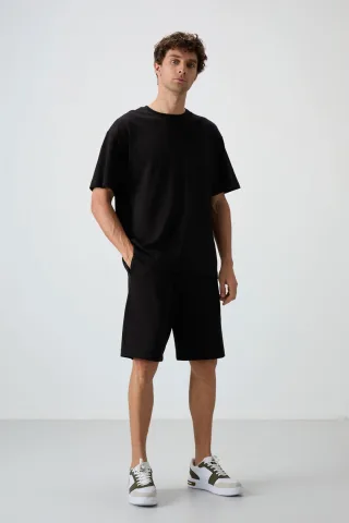 Schwarz