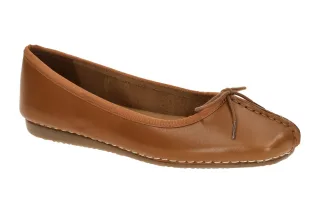 Clarks Freckle Ice Damen Halbschuhe Braun Dark Tan Eckige Form Echtleder