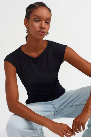 Figurbetonte Boot-Ausschnitt-Bluse