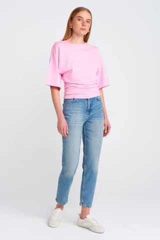 Hochtaillierte Gerade-Leg Mom-Jeans