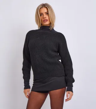 Schwarzer, übergroßer Rippstrickpullover mit Rundhalsausschnitt