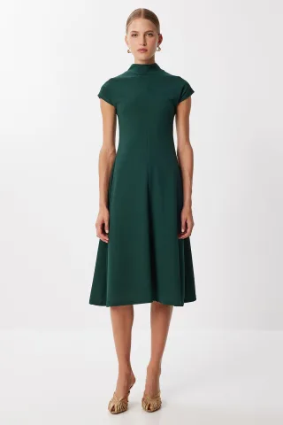 A-förmiges Midi-Kleid mit halbem Rollkragen