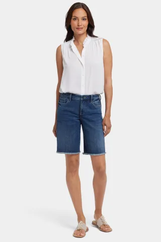 Lilly Jeansshorts mit fransigen Säumen