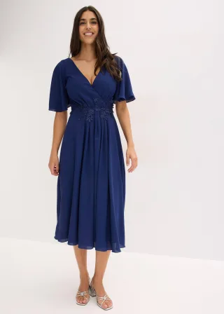 bonprix Cocktailkleid mit Spitzen-Applikation, blau, Gr.46, Elegantes Cocktailkleid aus feinem Chiffon in Midi-Längemit Spitzen-Applikation in der Taille