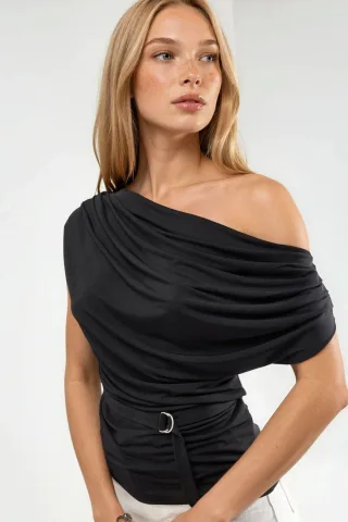 Geknotetes asymmetrisches Kragen-Drape-Top