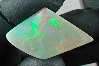 33,12 ct White Opal Multicolor Edelstein Lightning Ridge Australien