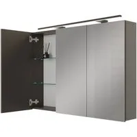 Planetmöbel Spiegelschrank Spiegelschrank ARIA (Spiegelschrank Bad 120 cm mit Beleuchtung und Steckdose, Badspiegelschrank 3-türig) Steckdose für Elektrogeräte