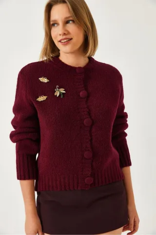 Texturierter Strick-Cardigan mit Pompon