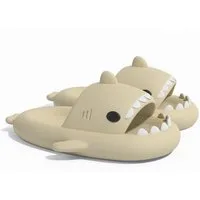 Corimori Bequeme Hai Badeschuhe im Haifisch-Design Badeschuh (Packung, Geschenk) lustige, rutschfeste, schnell trocknende Badeschlappen EU Größe 36-37