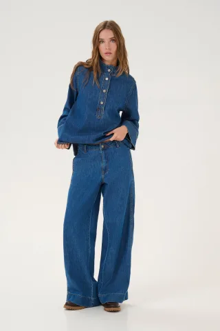 Blau