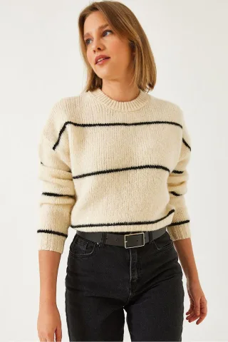 Gestreifter Rippstrick-Crop-Pullover