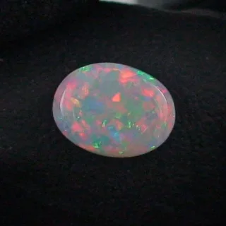 0,86 ct White Opal Multicolor Vollopal aus Coober Pedy Fire