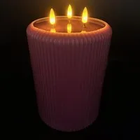Online-Fuchs LED-Kerze - moderne LED Bodenkerze mit 3 spiegelnden Flammen und Timer (aus Echtwachs gefertigt, in Grün, Grau, Blau und Pflaume), im modernen Rillendesign gehalten
