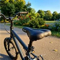 XLC Fahrradsattel XLC Kinder-Sattel SA-K04 192x182mm, inkl. Sattelstütze Ø25,4mm