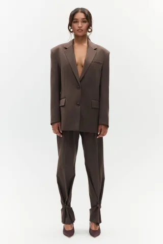BENU Damen Braune Elegante Hose mit Knopf am Saum