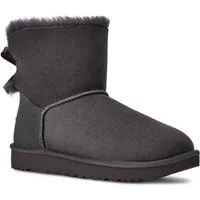 UGG Mini Bailey Bow 2 Schlupfboots Schlupfboots, Winterboots mit UGG-Logo an der Ferse